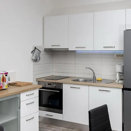 Mia - Two Bedroom With Balcony Apartment *